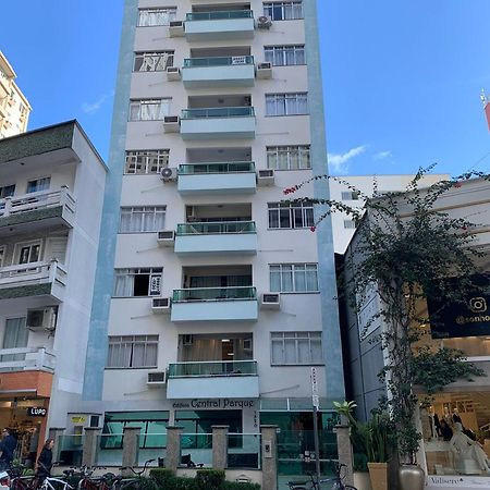 Apto Na Av Brasil Frente Ao Shopping,4Min Da Praia Balneario Camboriu Luaran gambar